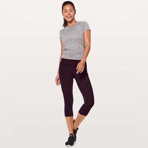 Lululemon Fast & Free Crop II *Nulux 19"
Black Cherry size 8